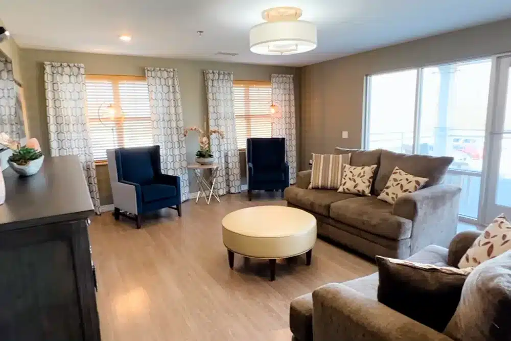 Living room with round table